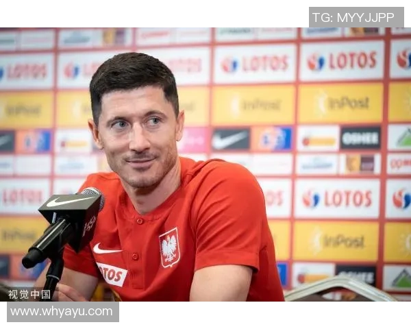 莱万重返德甲与旧主对决拜仁球迷怒斥其背叛与忘恩负义